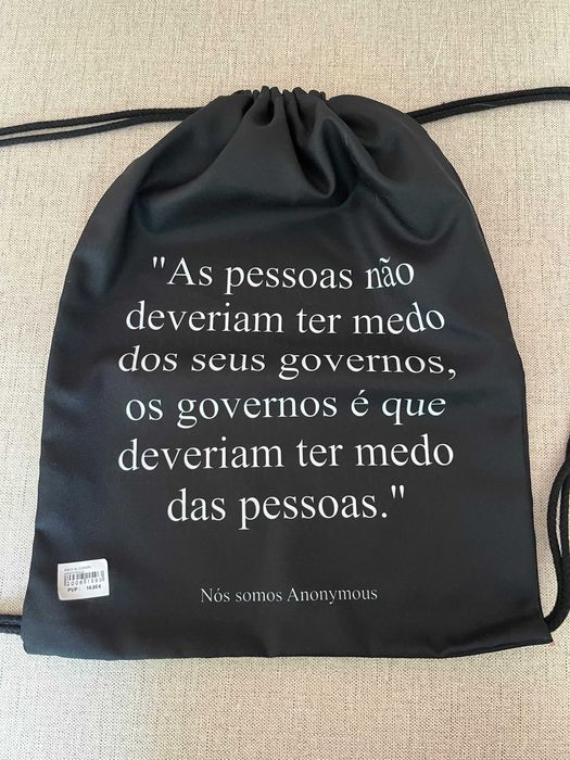 Mochila Anonymous | La Rebelión | Design Exclusivo
