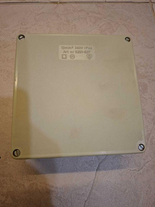 Puszka elektryczna IP44