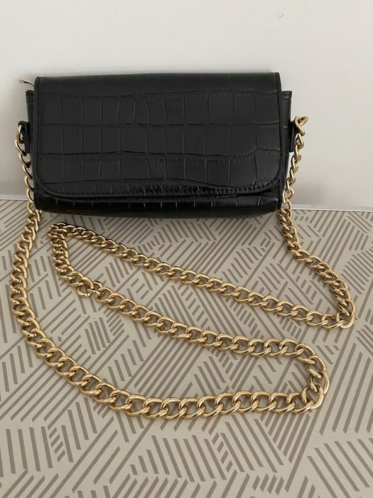Vende-se Bolsa em couro.