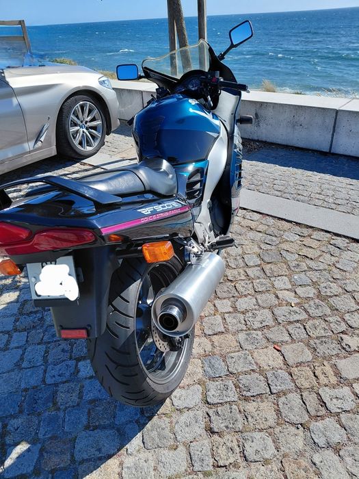 Suzuki  RF900 ...