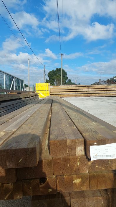 Vigas Casquinha Vermelha Lamelada Tratada