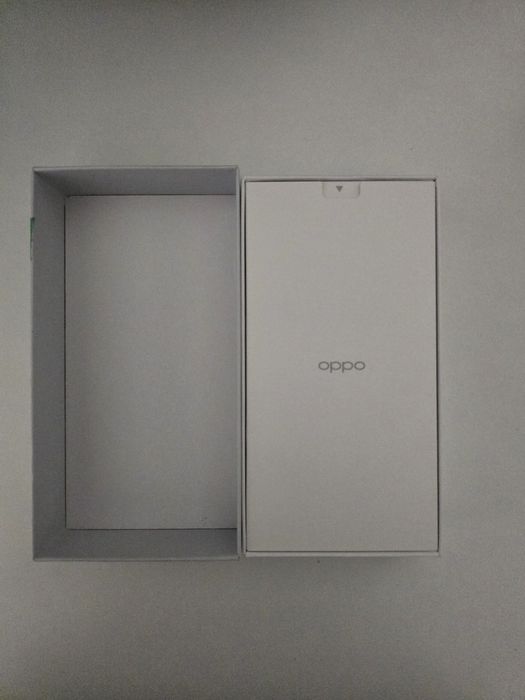 Oppo Reno12 FS 5G (12GB RAM / 512GB) – Praticamente Novo