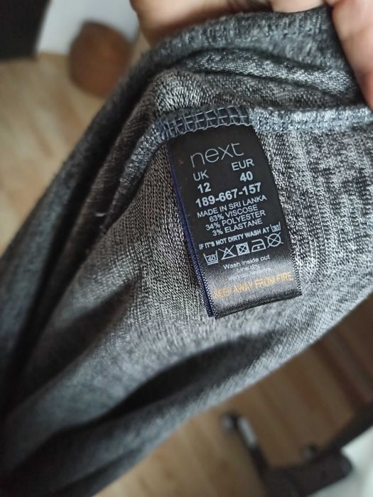 Szarą sukienka sweterków a r. 40