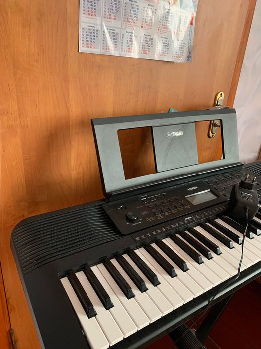 Синтезатор Yamaha PSR-E273