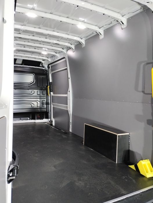 VW Crafter L4H2 - podłoga, zabudowa