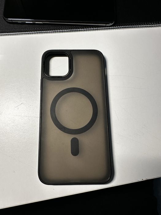Iphone 11 pro max com 64gb de espaco