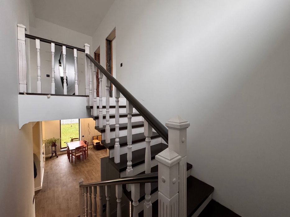 Продам современный  дом 215 м², Павленки, Ньютона, 8,5 соток( код 5704)