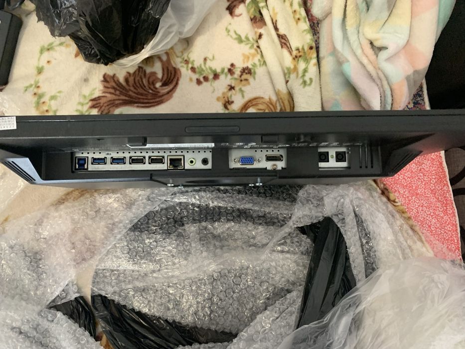 Монітор hp eliteDisplay s231d