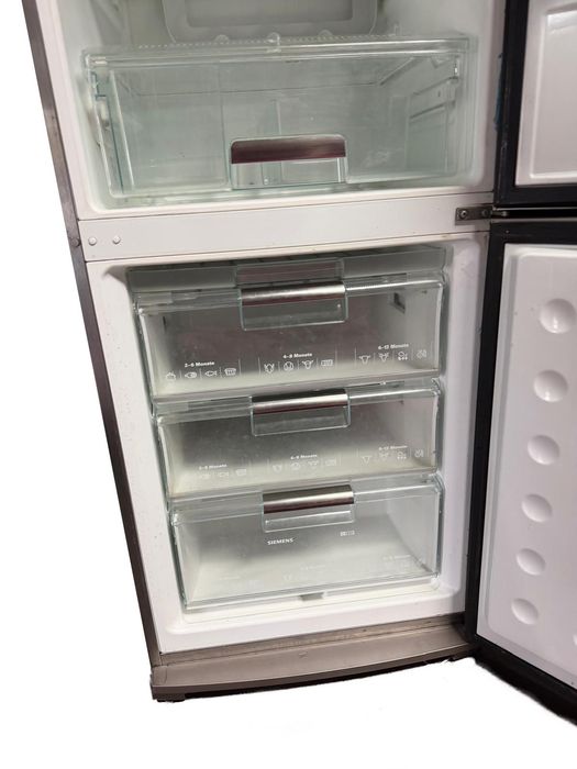 Frigorífico Siemens inox , usado mas em boas condições.