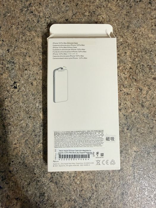 Оригінальний чохол на iPhone 13 Pro Max