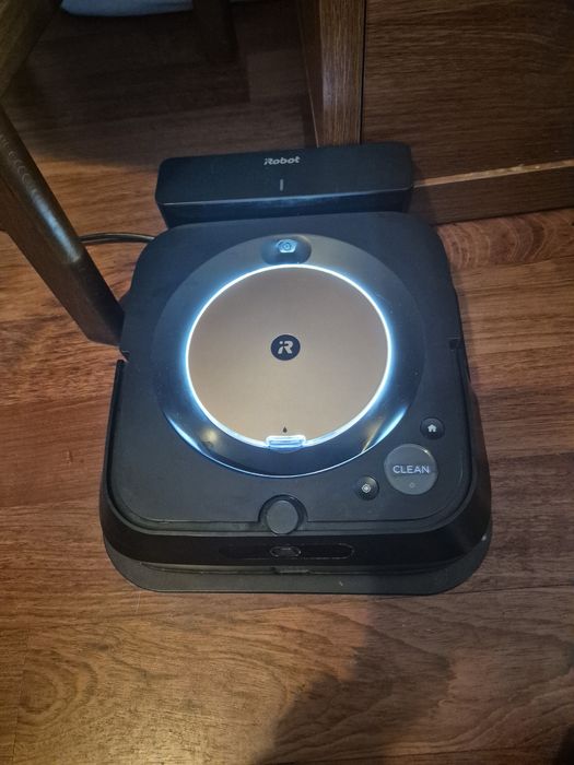 Robot mopujący Roomba brava jet M6 czarny