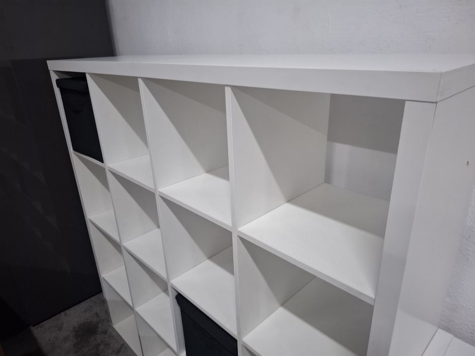 Sprzedam 2x regał Kalax białe regały zadbane polecam