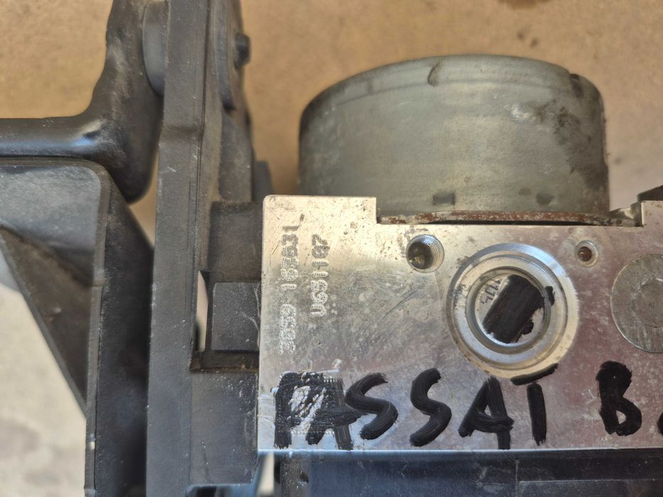 Pompa hamulcowa ABS sterownik VW Passat b8