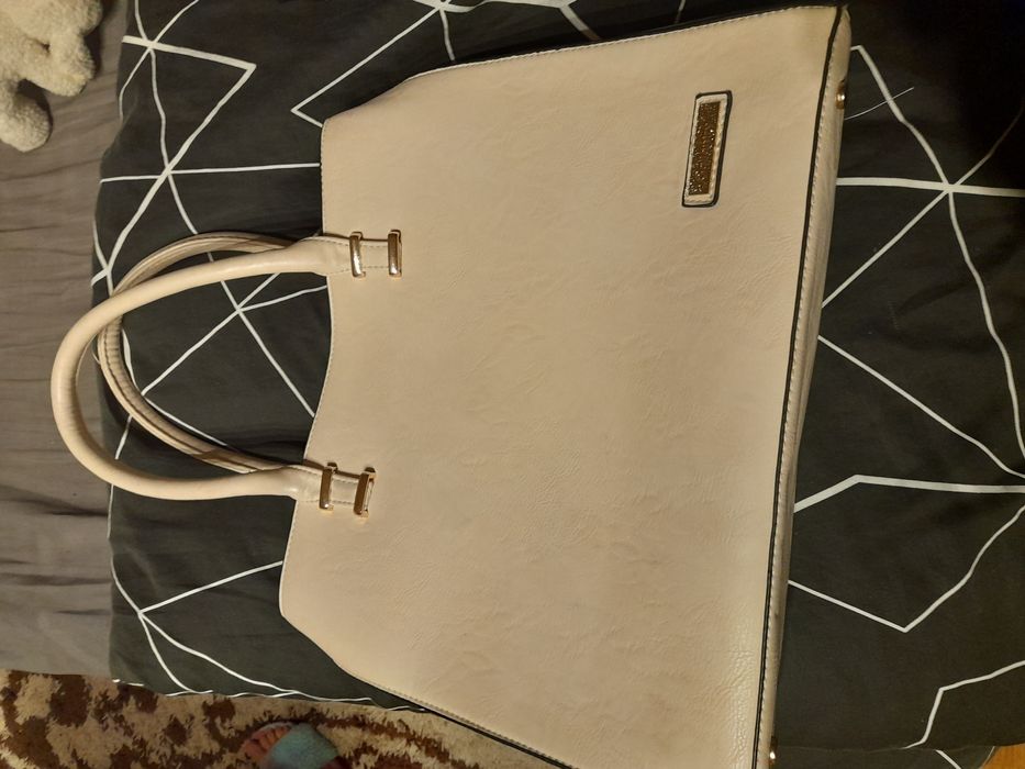 Torebka na ramię badz fo ręki.