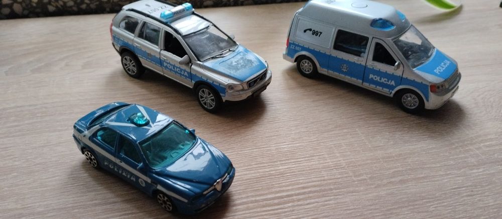 Zestaw samochodów policyjnych metalowe duże