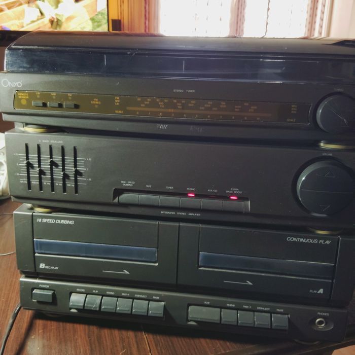 Stara wieża gramofon kasety