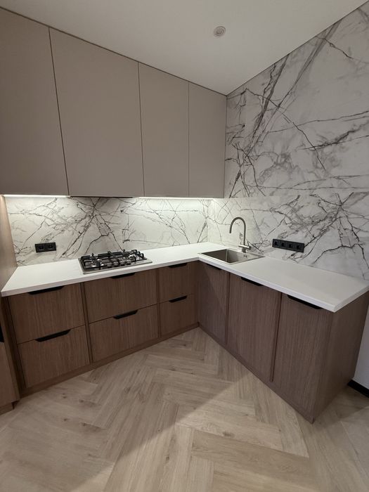 Велика однокімнатна квартира в центрі міста!Дизайнерський ремонт!