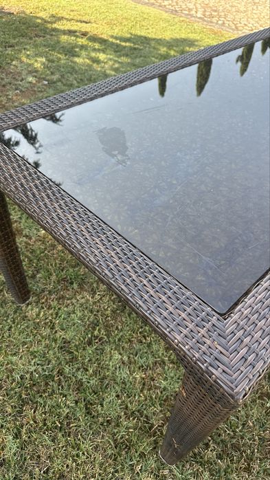 Mesa de Jardim em Vime Sintético com Tampão de Vidro Temperado