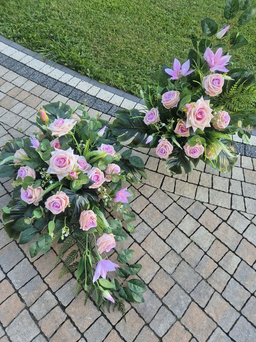 Kompozycja nagrobna kwiaty na grób cmentarz wszystkich świętych bukiet