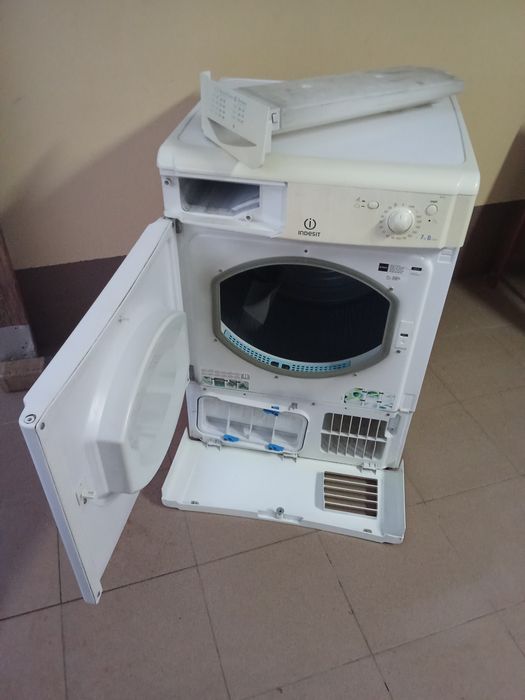 Máquina Secar Indesit IDC75 De Gaveta
