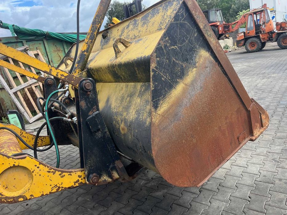 Ładowarka kołowa 4X4 JCB 451