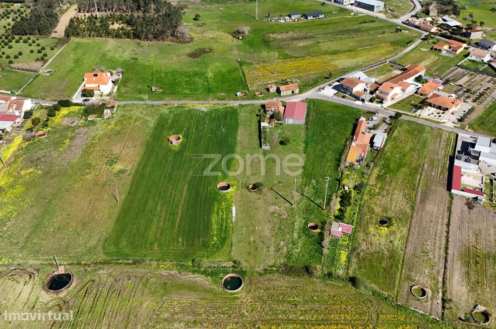 Terreno c/ Projeto Aprovado para Moradia T3 Térrea | Piscina | 1500m2