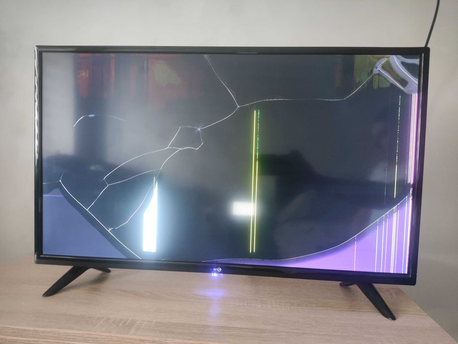 Set UP Led SMART телевізор 32 модель : 32HSF20