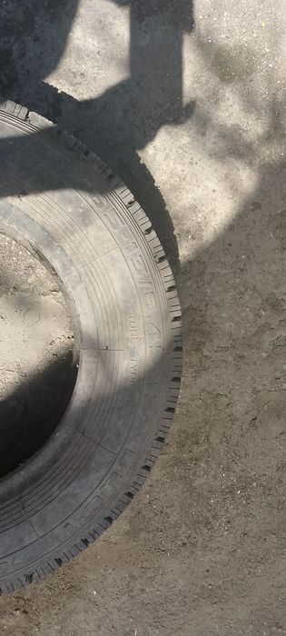 Продам покришки 13  2шт
