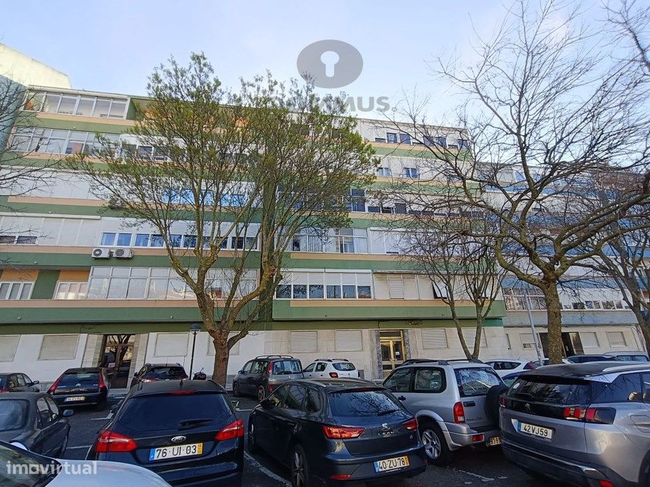 Apartamento T1 Renovado na Damaia — Águas Livres, Lisboa