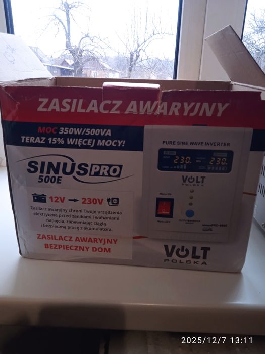 Безперебійник,інвертор із вбудованим зарядним пристроєм 500 Вт.