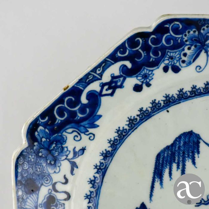 Travessa em porcelana da China, Período Qianlong, séc. XVIII