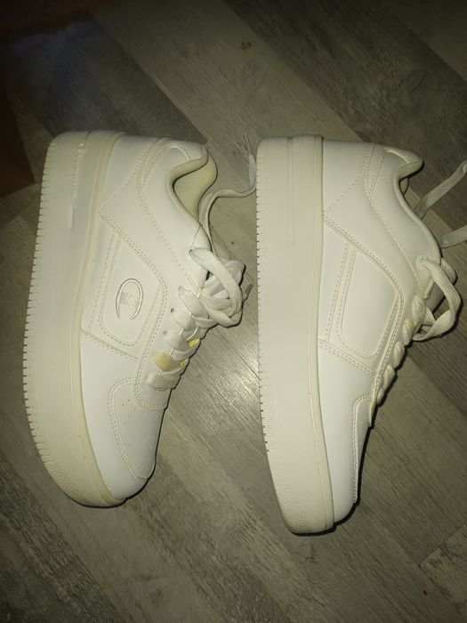 Buty 39 białe  zapraszam