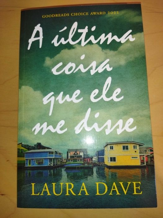 Livros a 10 euros como novos