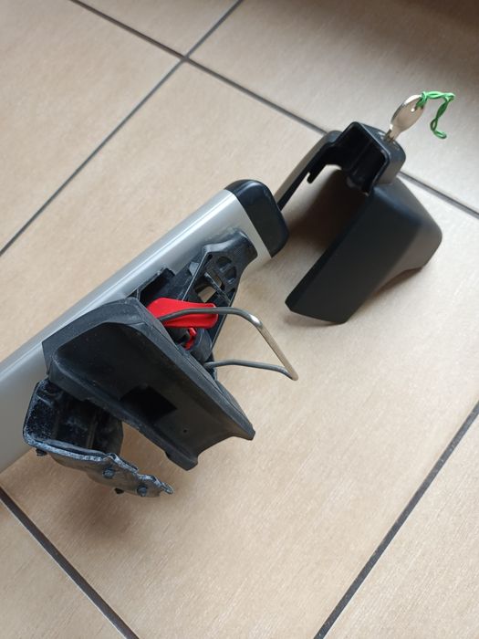 OEM bagażnik dachowy na relingi do Skody Superb Combi