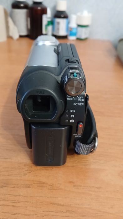 Відеокамера Handycam  SONY DCR DVD 109 E