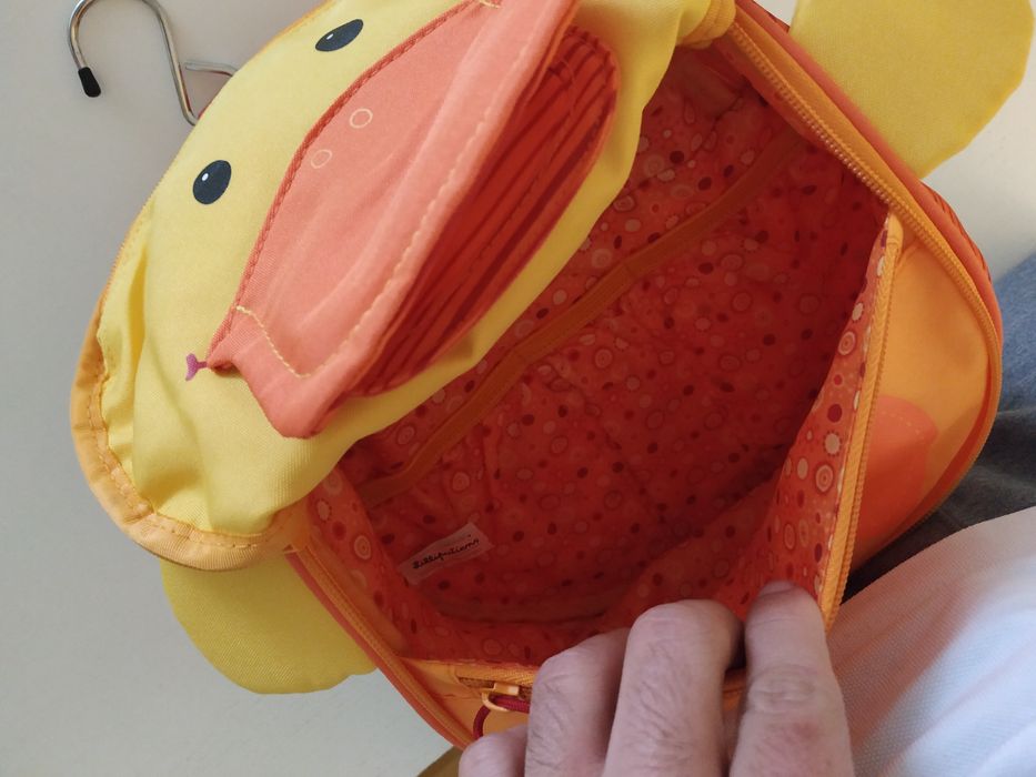 Mala para guardar objetos higiene criança