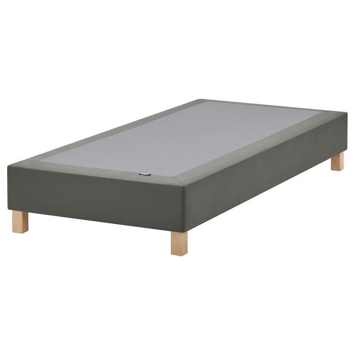 Sommier ikea 90x200 cm, com pés e forro, como novo.