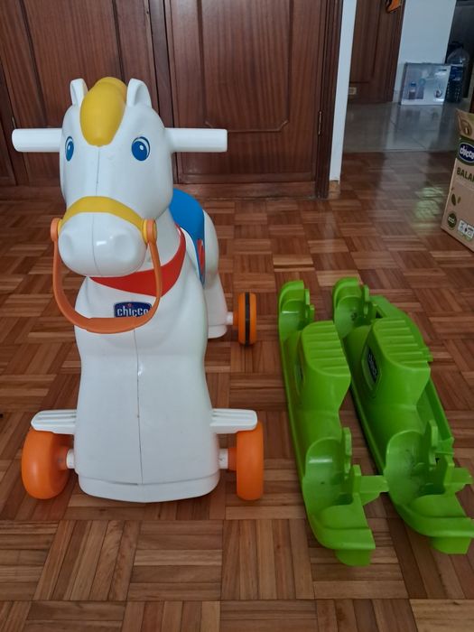 Cavalo baloiço da chicco em óptimo estado