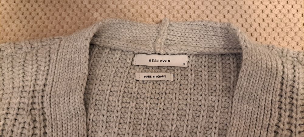 Nowy Elegancki  Sweterek Reserved w rozmiarze M