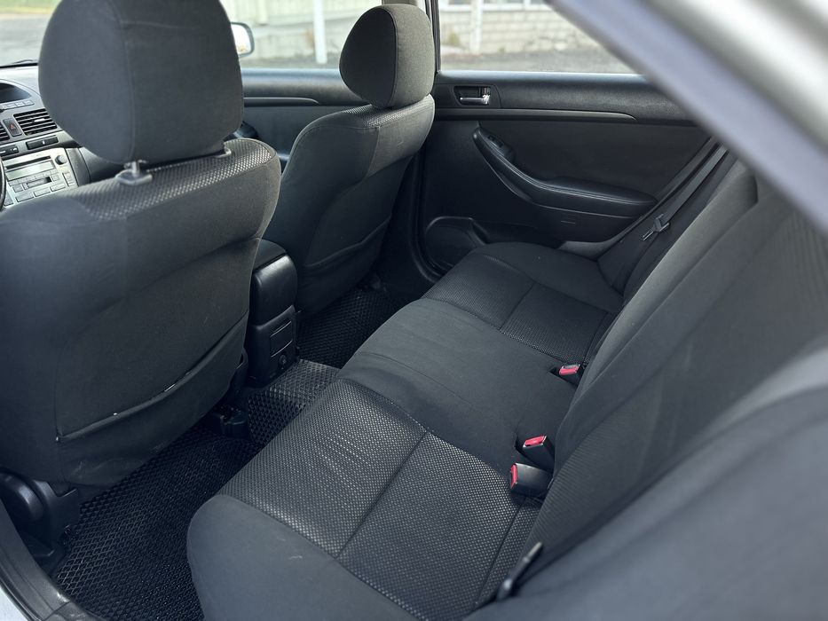 Тойота Авенсіс 2.0 дизель д4д