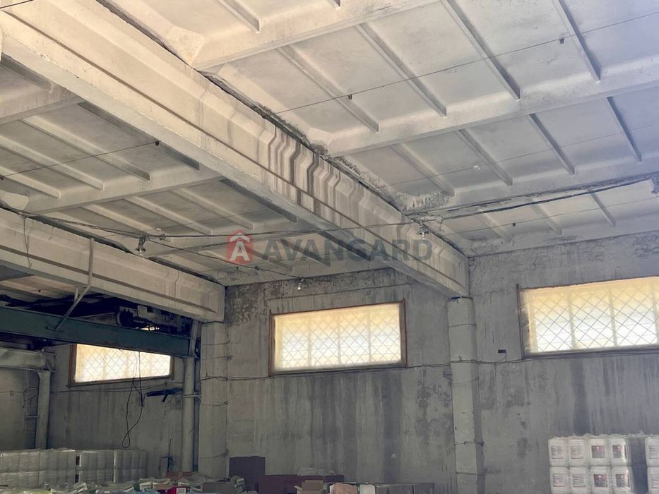 Продається виробничо-складська будівля з залізничною колією!