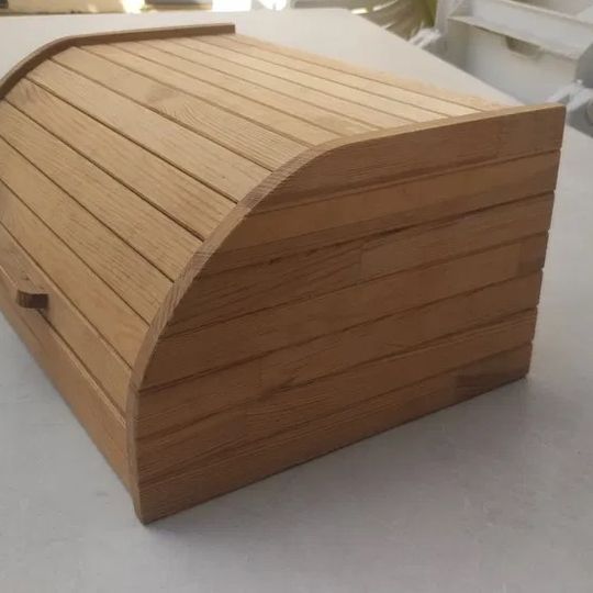 Caixa de pão em madeira