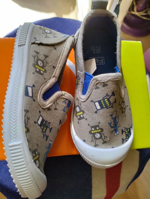 Buty, kapcie dziecięce rozmiar 22.