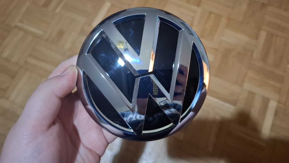 Znaczek emblemat logo VW Volkswagen Golf V 5 tył