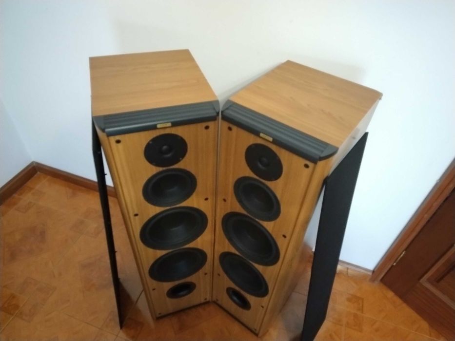 Par colunas Hi-Fi Jamo Classic 10