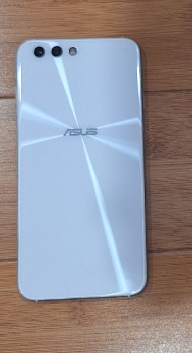 Telemóvel Asus Zenfone 4