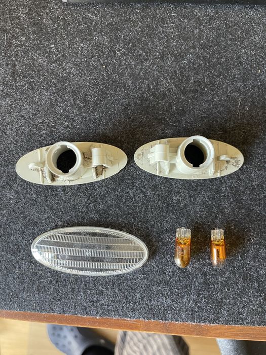 Pisca lateral original de Nissan Qahqai J10 + Porta lampadas