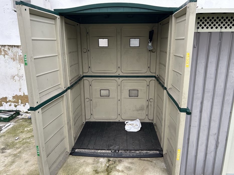 Armario/Abrigo em Resina