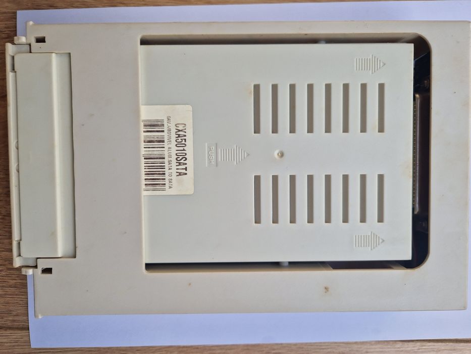 Caixa amovivel para disco sata