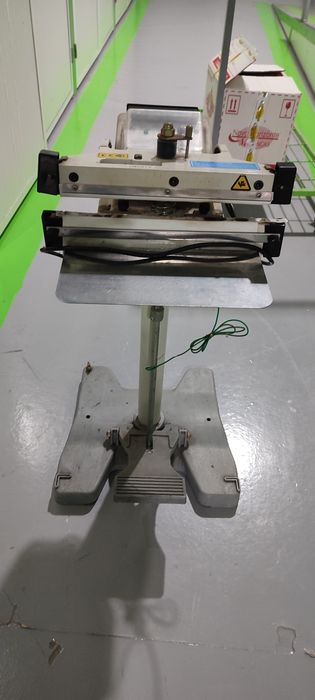 Máquina de selagem de embalagens de alumínio